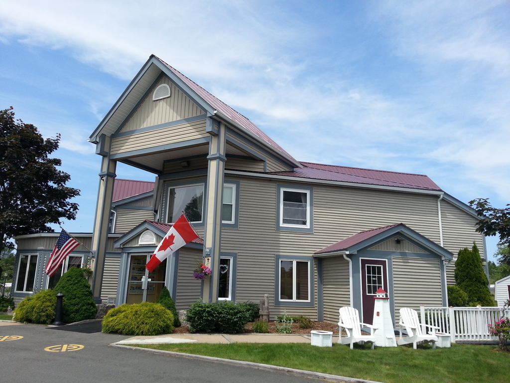 Granite Town Hotel Saint George Екстериор снимка