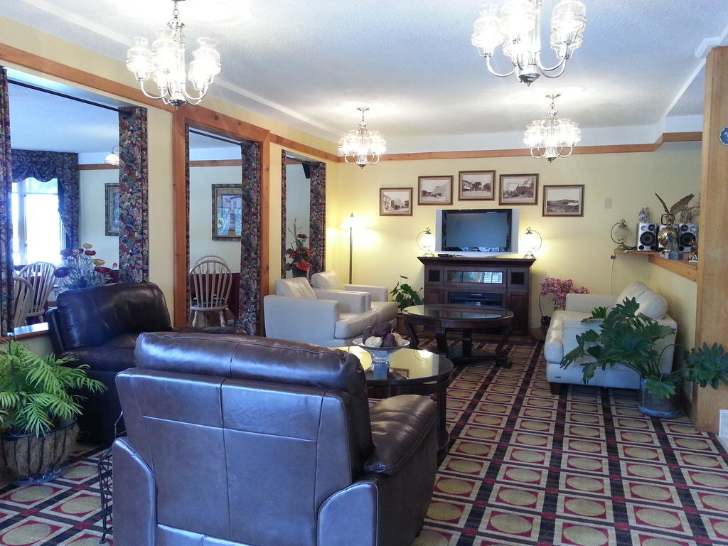 Granite Town Hotel Saint George Екстериор снимка