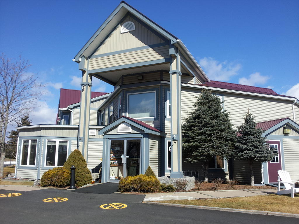 Granite Town Hotel Saint George Екстериор снимка