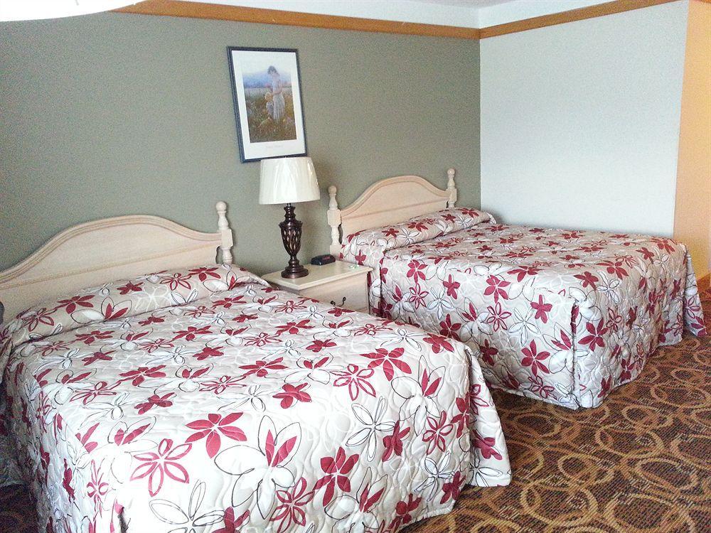 Granite Town Hotel Saint George Екстериор снимка