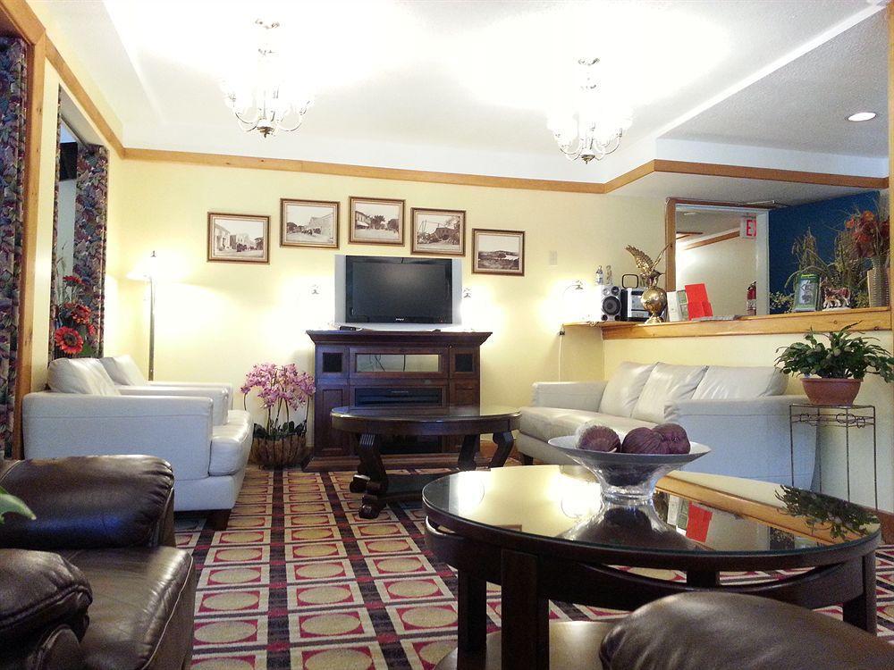 Granite Town Hotel Saint George Екстериор снимка