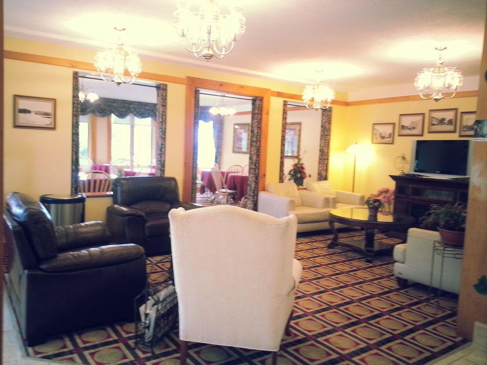 Granite Town Hotel Saint George Екстериор снимка