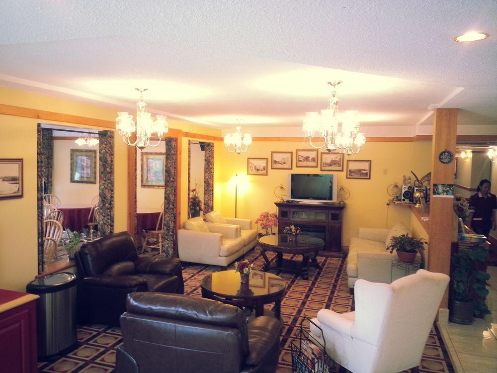 Granite Town Hotel Saint George Екстериор снимка