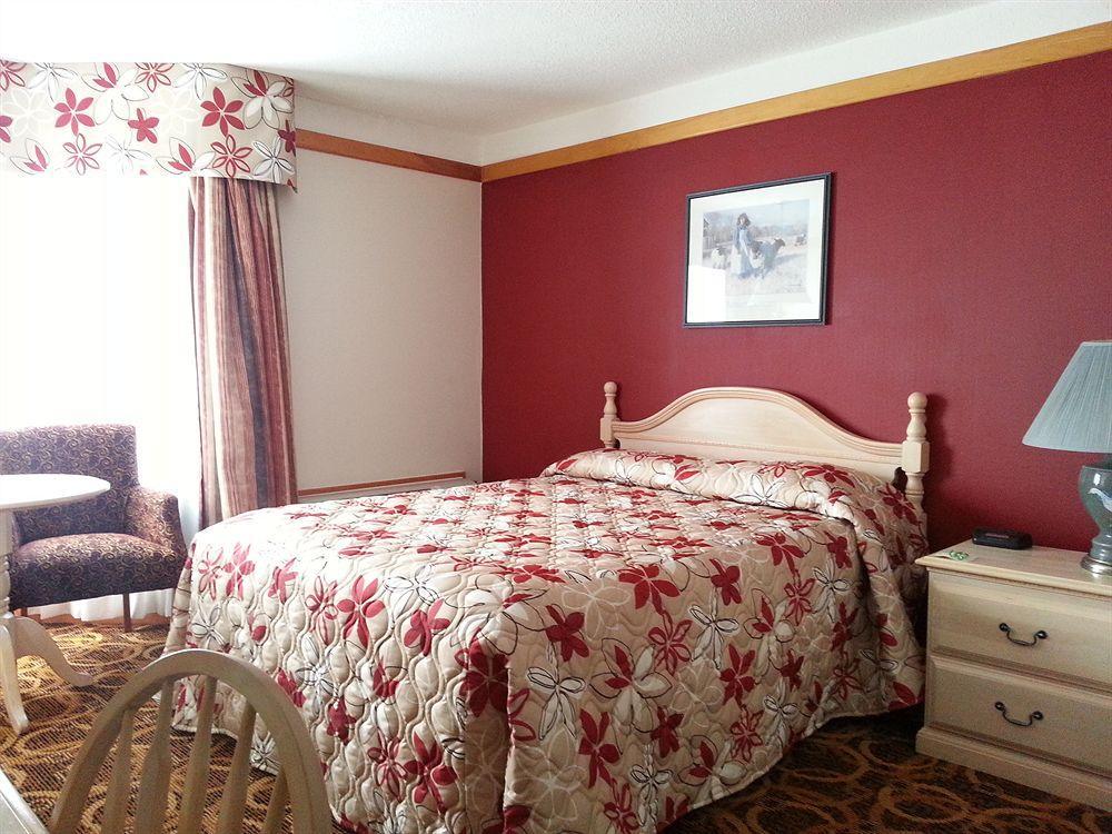 Granite Town Hotel Saint George Екстериор снимка