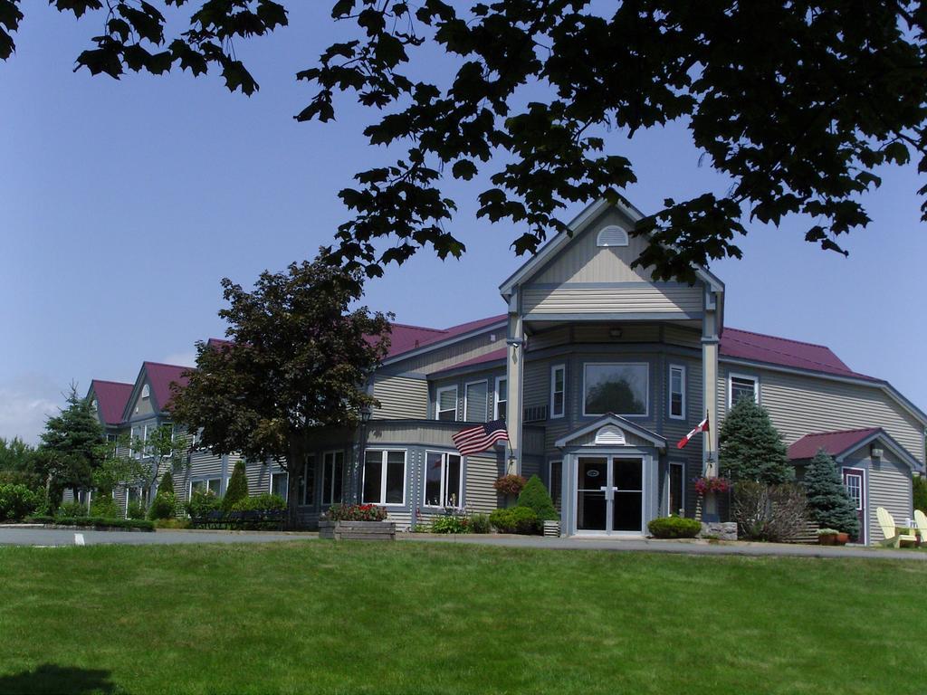 Granite Town Hotel Saint George Екстериор снимка